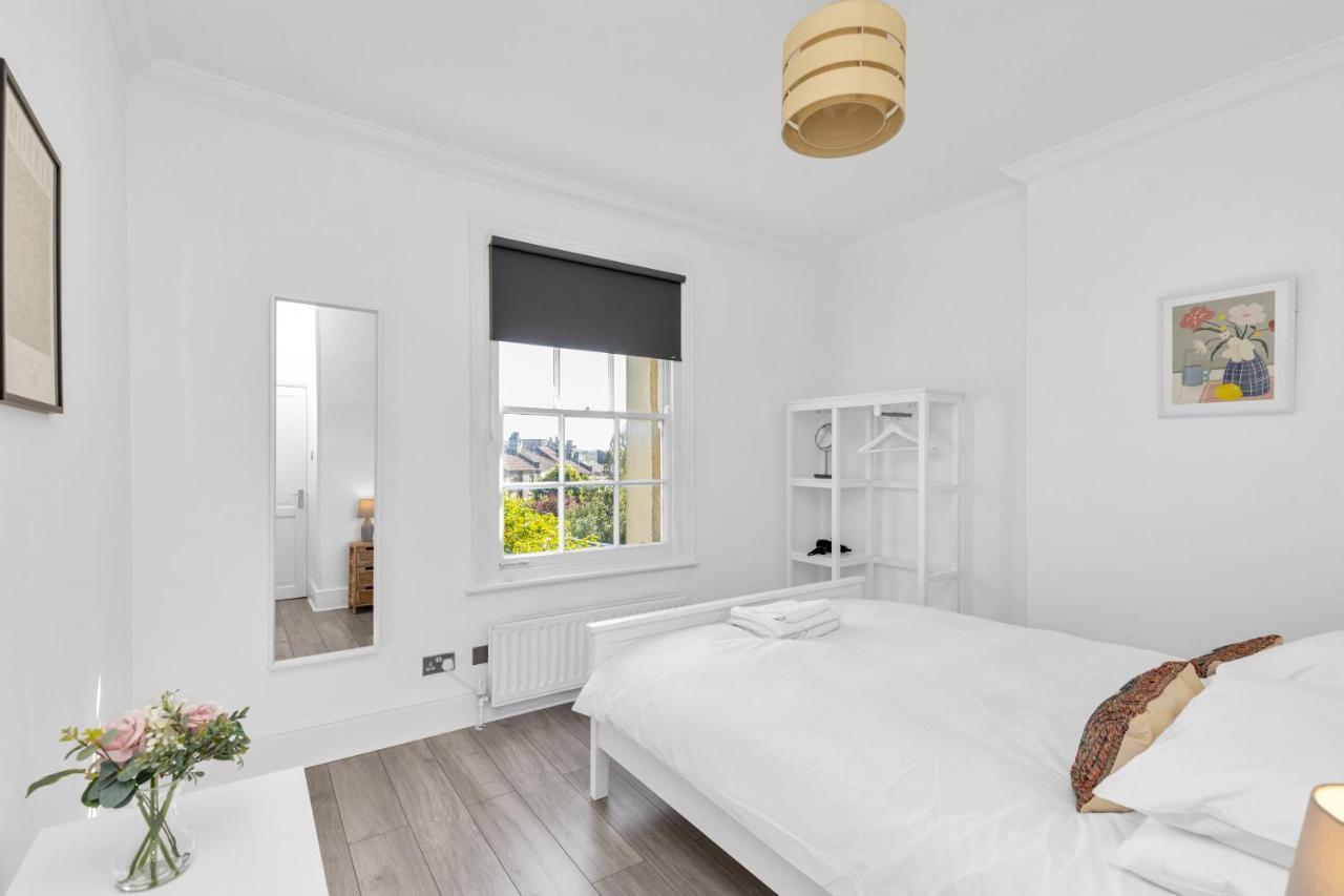 לונדון Modern Two Bedroom Apartment With Free Parking! מראה חיצוני תמונה