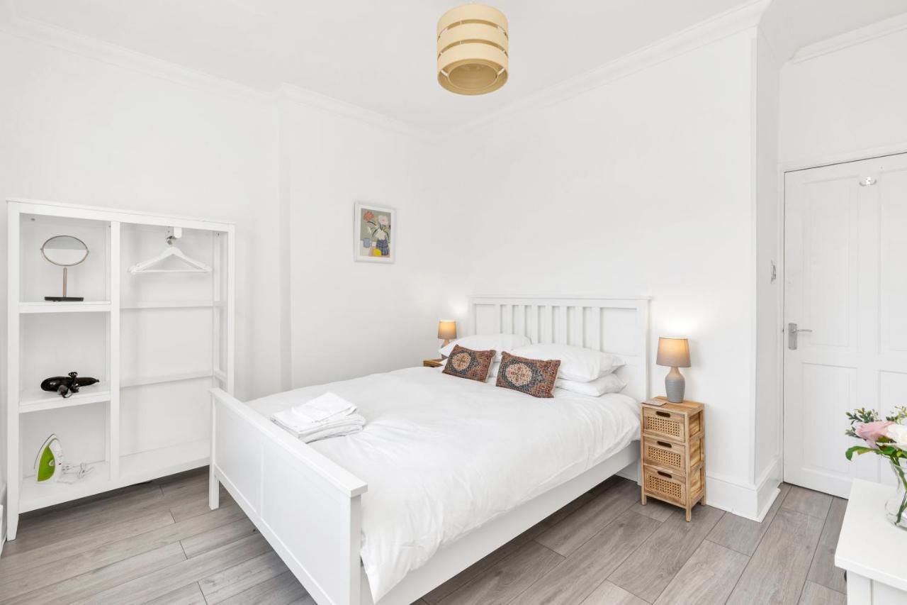 לונדון Modern Two Bedroom Apartment With Free Parking! מראה חיצוני תמונה